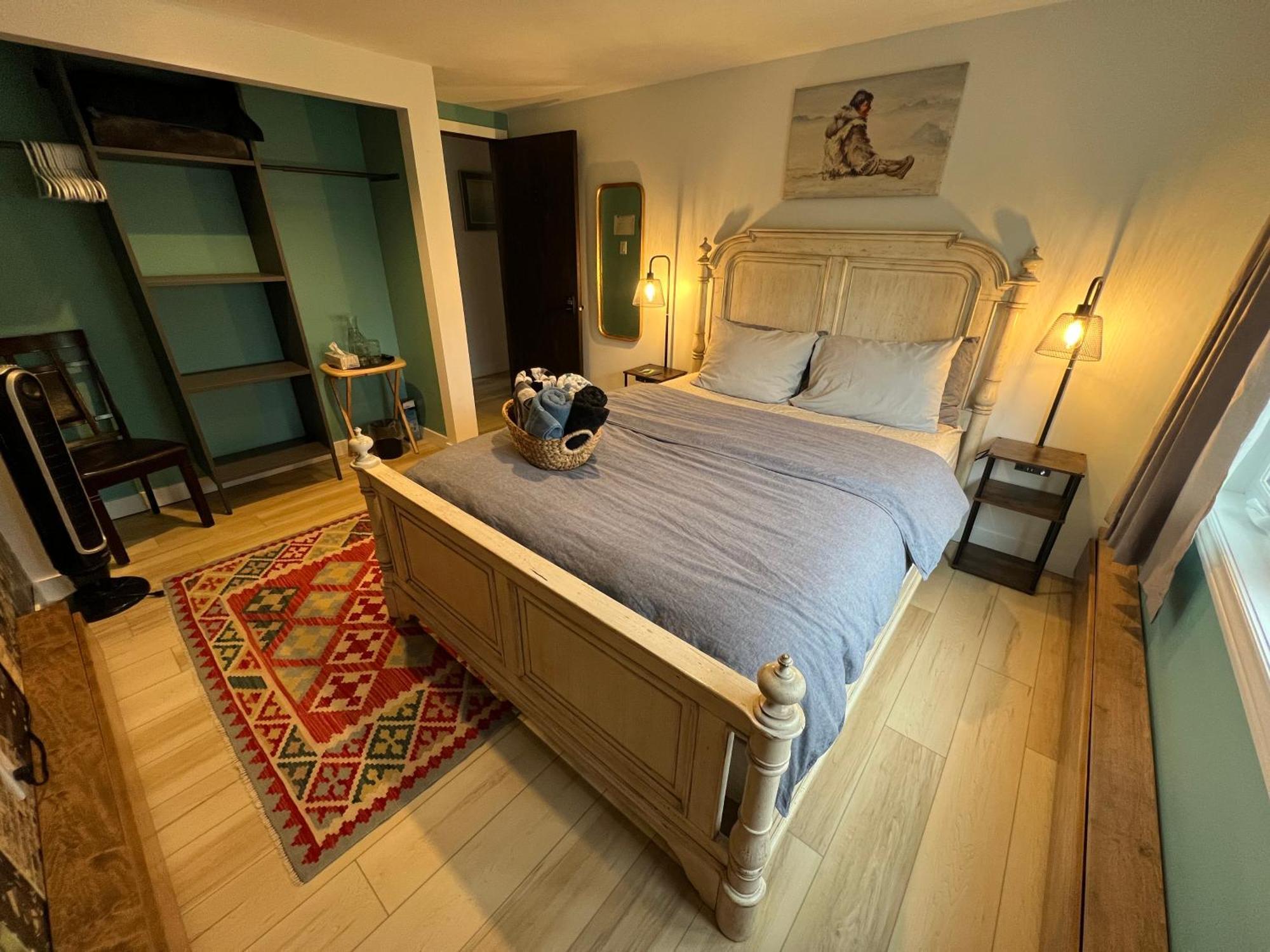 Bed and Breakfast 好丘。Hacho House Єллоунайф Екстер'єр фото